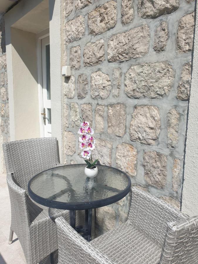 Savic Apartments Kotor Buitenkant foto